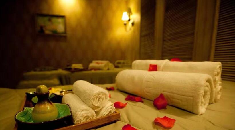 佛山顺德区高端水疗spa会馆就这样带着清风月静抚慰了光阴悲喜